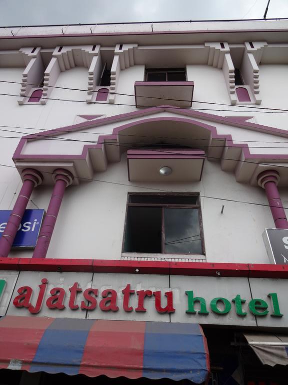 Ajatsatru Hotel Гая Экстерьер фото