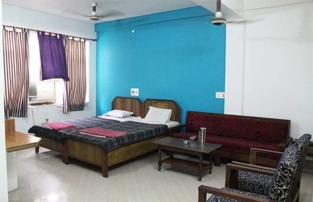 Ajatsatru Hotel Гая Экстерьер фото